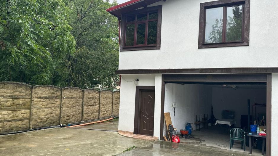 Casă complet renovată cu 4 camere și garaj generos Băneasa, Sector 1 - Poză 2