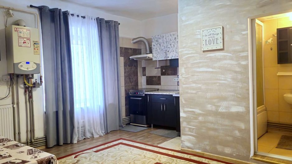 Apartament cu 2 camere la casa, 70 mp -   zona centrala - Poză 3