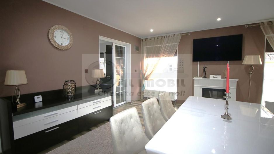 MIROSLAVA CASA EXCLUSIVISTA LA CHEIE LUX STIL MEDITERANEAN MOBILATA - Poză 9