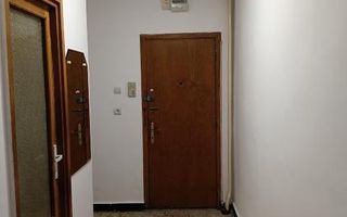 Vând apartament cu 3 camere zona centrala - Poză 7