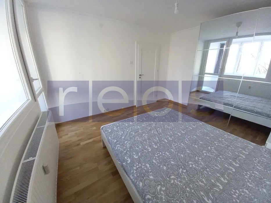 DE INCHIRIAT 3 CAMERE ARCUL DE TRIUMF- DOMENII - PARCARE INCLUSA - Poză 2