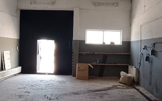 Proprietate cu 2 hale si casa la inchiriat,teren 1350mp - Poză 4