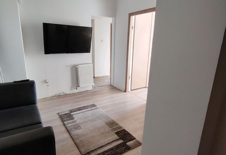Inchiriere ap 2 camere + hol locuibil, Turda colt cu Calea Grivitei - Poză 7