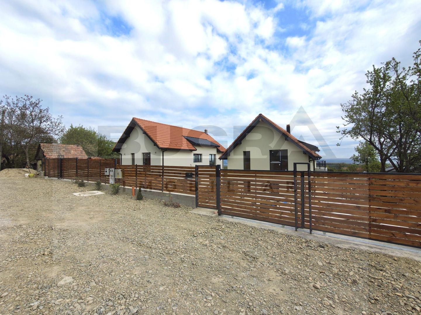 Casă modernă de vânzare – Gheorghieni | Priveliste panoramica - Poză 1