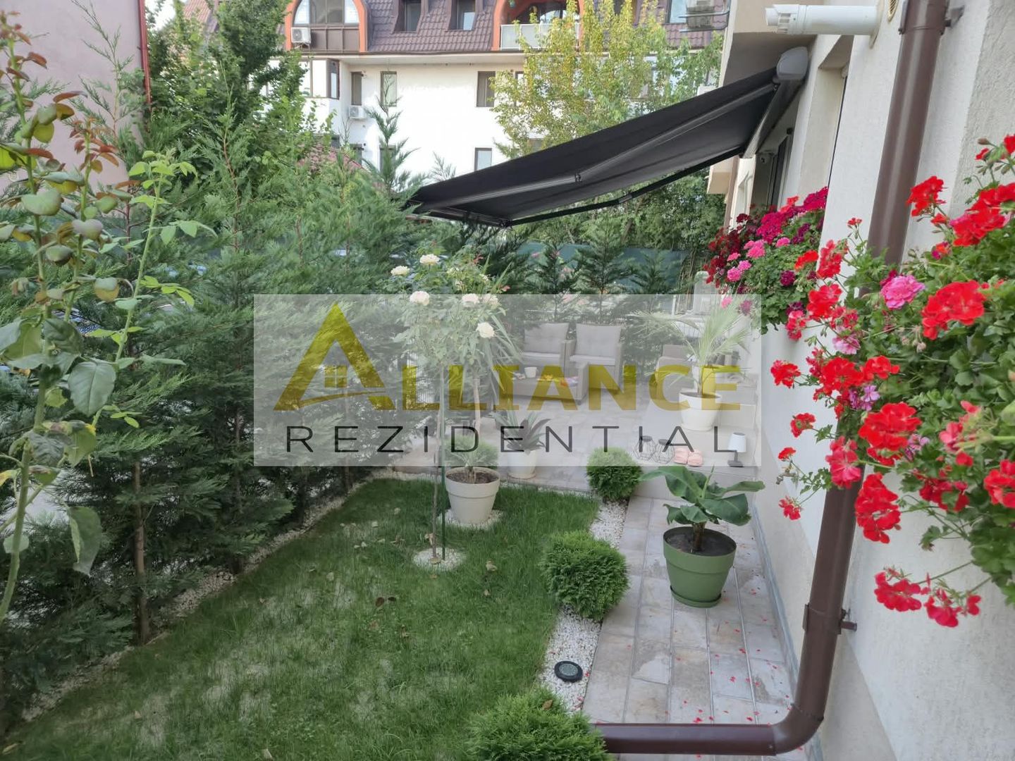 VANZARE APARTAMENT 2 CAMERE + GRADINA 23 MP - Poză 1