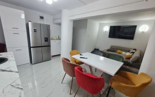 Apartament 3 camere de vânzare, Filiasi, mobilat și utilat, etaj 3 - Poză 3