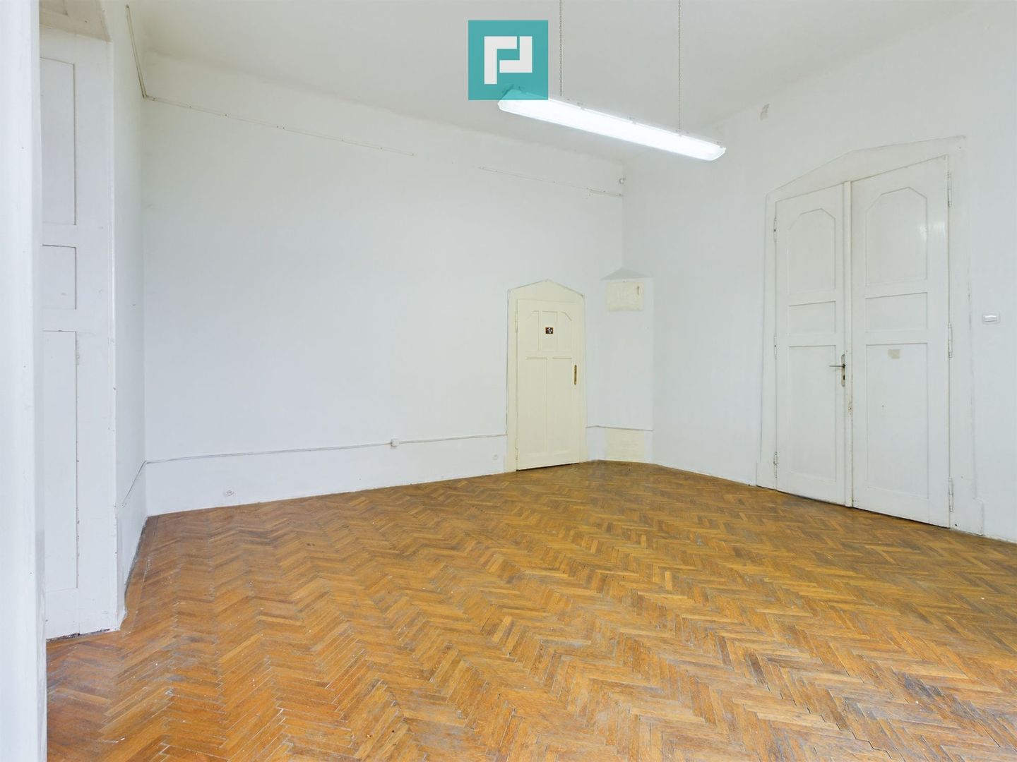 Apartament de închiriat – 3 camere, zonă centrală - Poză 5