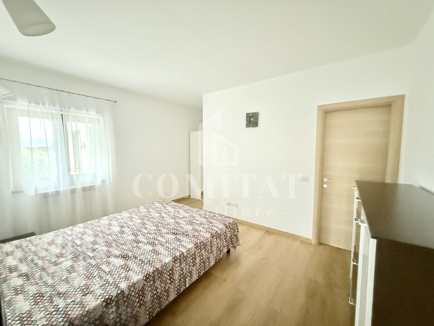 Casă cochetă cu teren generos și panoramă Chinteni - Poză 27