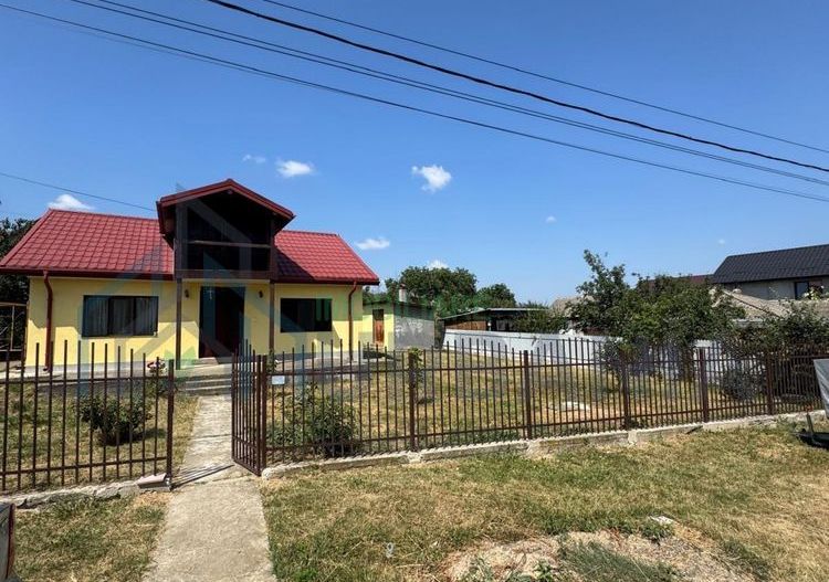 Casă renovată cu 3 camere și teren de 1000 mp în Letcani, Iași - Poză 3