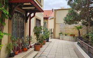 Casa individuala (singur in curte), zona centrala - Poză 2