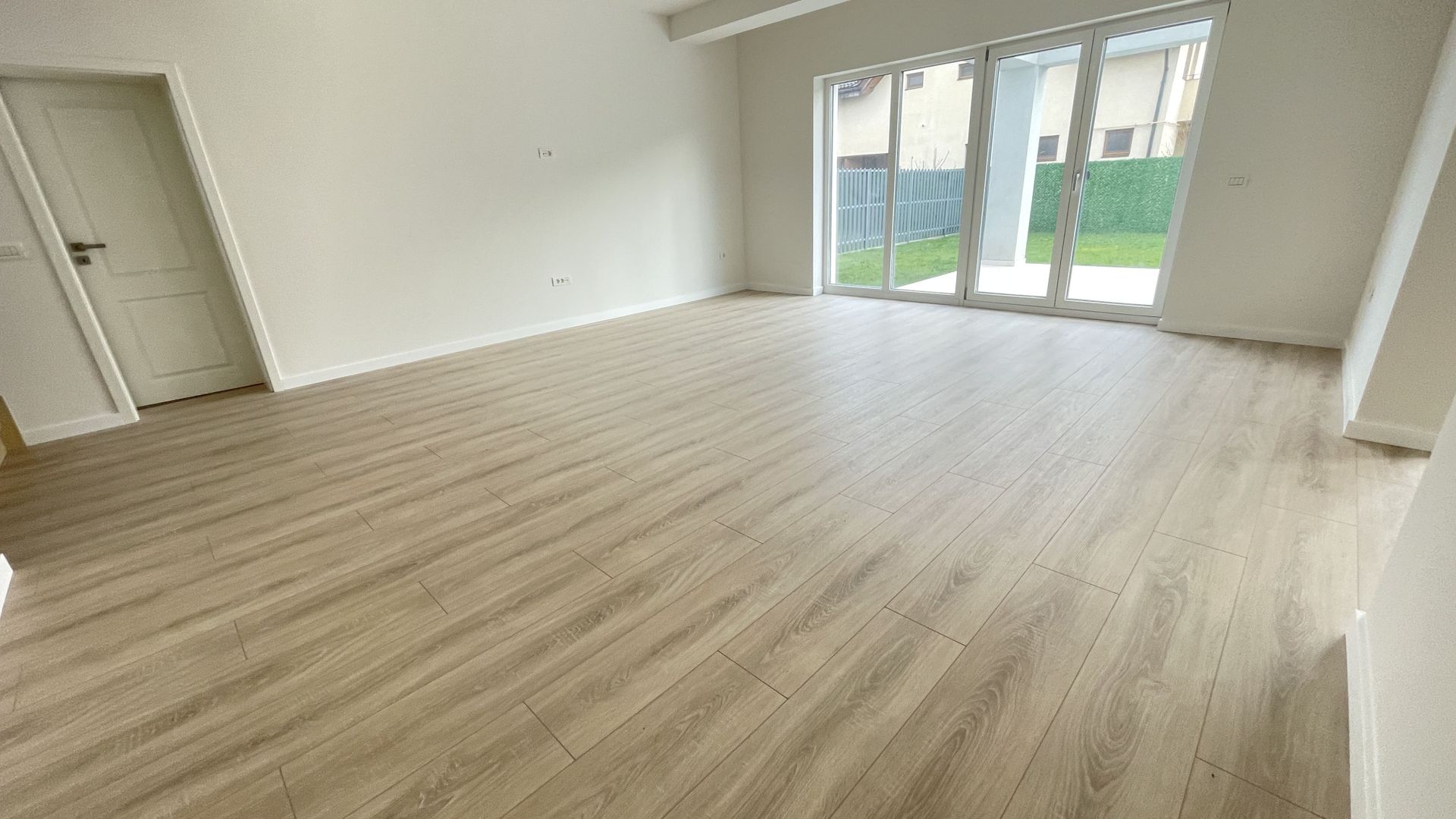 Duplex 5 camere,constructie 2024-complet finisat -Dumbravita - Poză 1