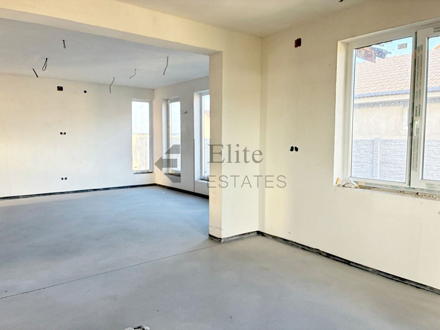 Casa cu 4 camere de vanzare in Cihei - Poză 4