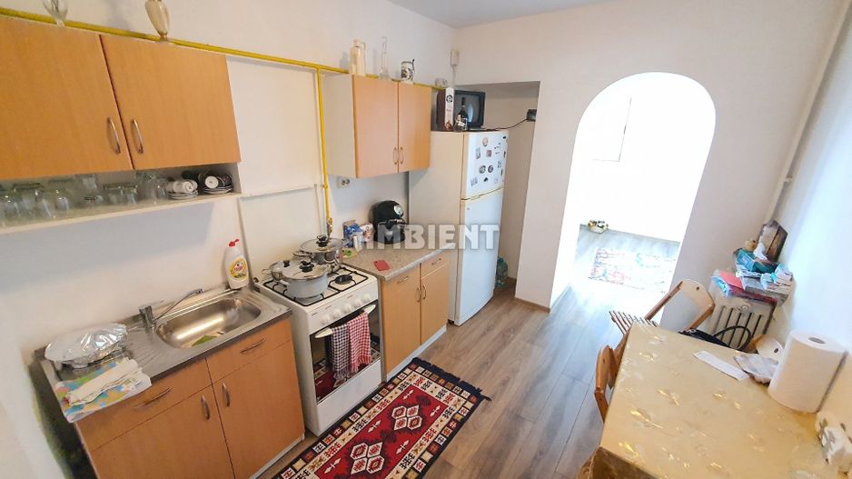 Apartament 2/3 camere, etaj 3, zona CENTRU; - Poză 2