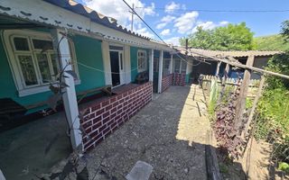 Casă cu teren de 1,4 hectare și vie, în Raducaneni - 3 camere - Poză 4