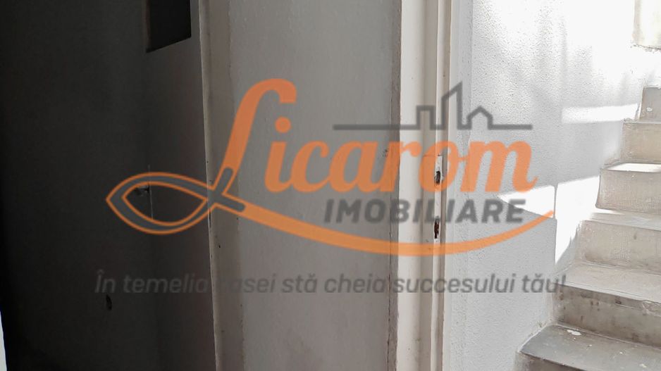 Blumana Proprietate singur in curte,2 corpuri de casa, fara amenajari - Poză 7