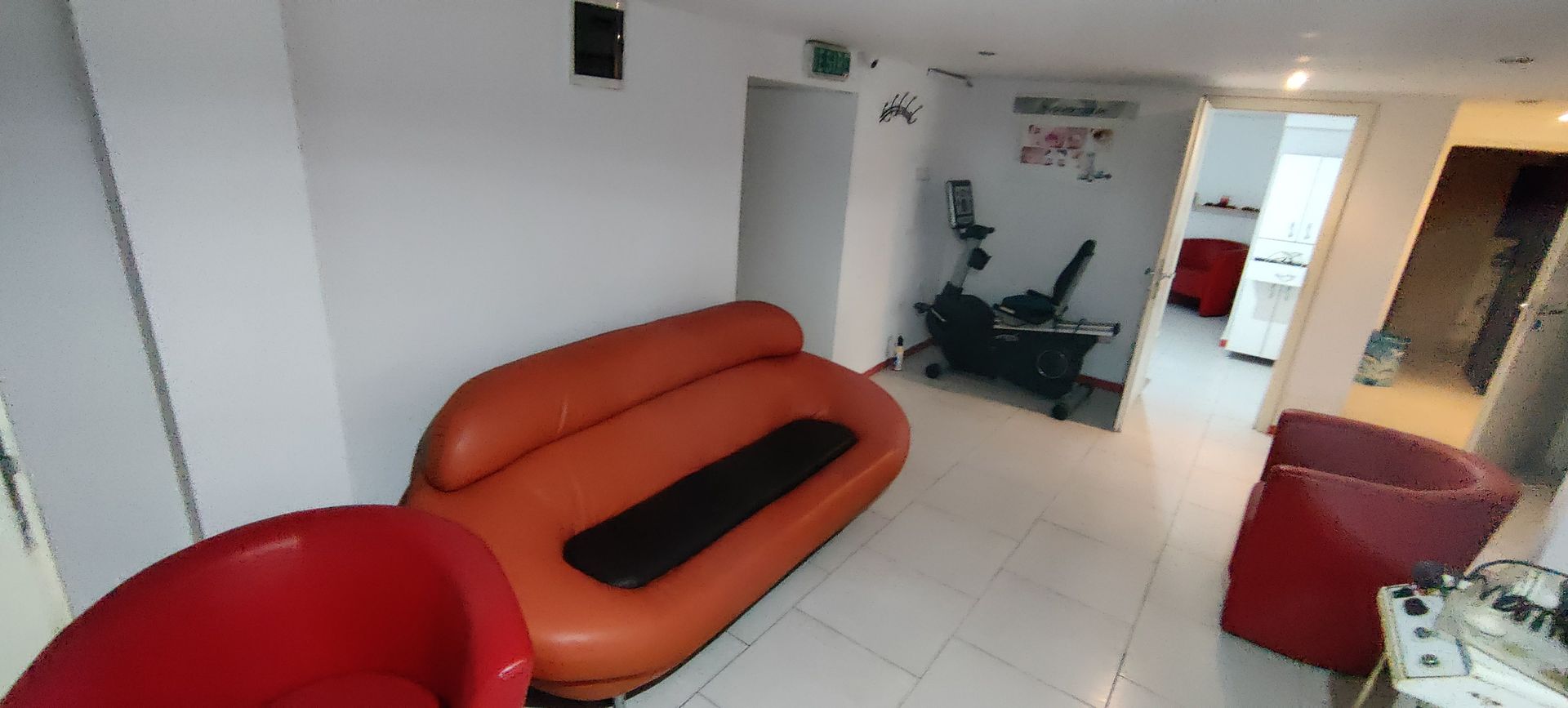 IDEAL PENTRU SALON INFRUMUSETARE / RESTAURANT/BAR/GRADINITE - Poză 24