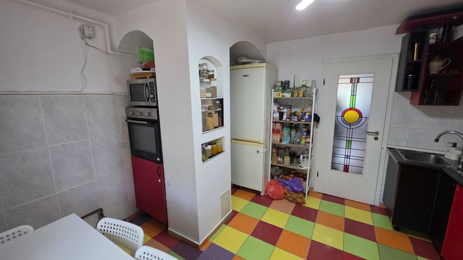 Vand apartament cu 4 camere aproape de centru - Poză 3
