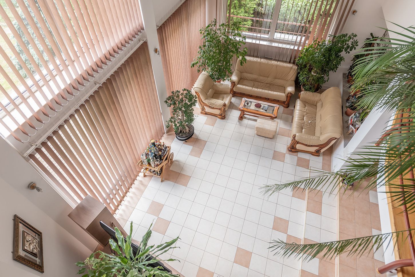 Vilă cu 1.350 mp teren în mijlocul orașului Grădina Botanică - Poză 12