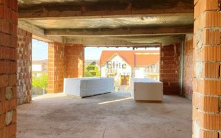 6 apartamente la rosu de vanzare in Episcopia Bihor - Poză 1