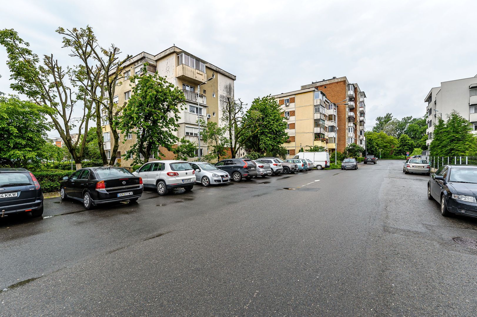 Apartament cu 2 camere decomandat Zona 300, Micălaca - Poză 3