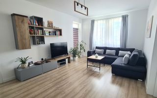 Apartament modern 57 mp utili 2 balcoane loc de parcare zona Lazaret - Poză 1