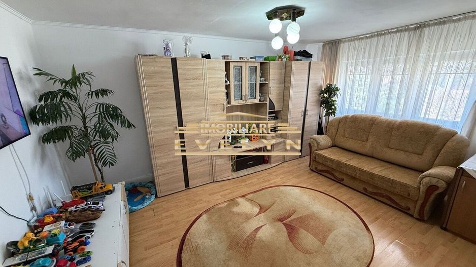 Vânzare Apartament 4 Camere - Decomandat - 78 mp - Str. Împărat Traian (Școala Nr.11) - Poză 1