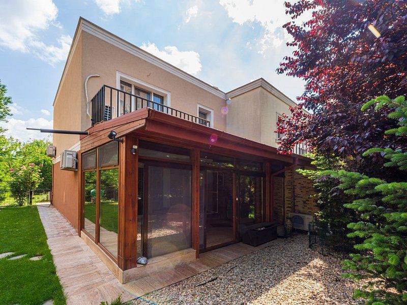 Vila 3 camere in Cosmopolis, mobilata si utilata - Poză 13