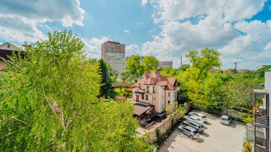 De vinzare Apartament 2 camere si balcon + living cu logie - Poză 14