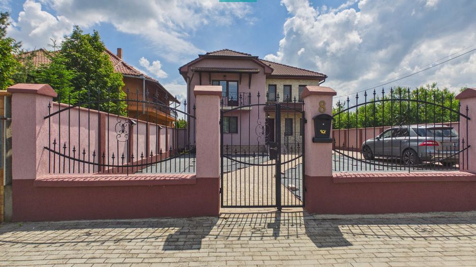 Vilă cu 7 camere de vânzare în zona Central - Poză 62