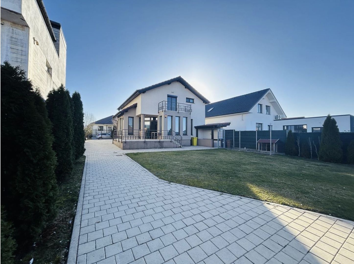 Casa individuala cu pivnita in Sura Mica, zona Salii de sport - Sibiu - Poză 2