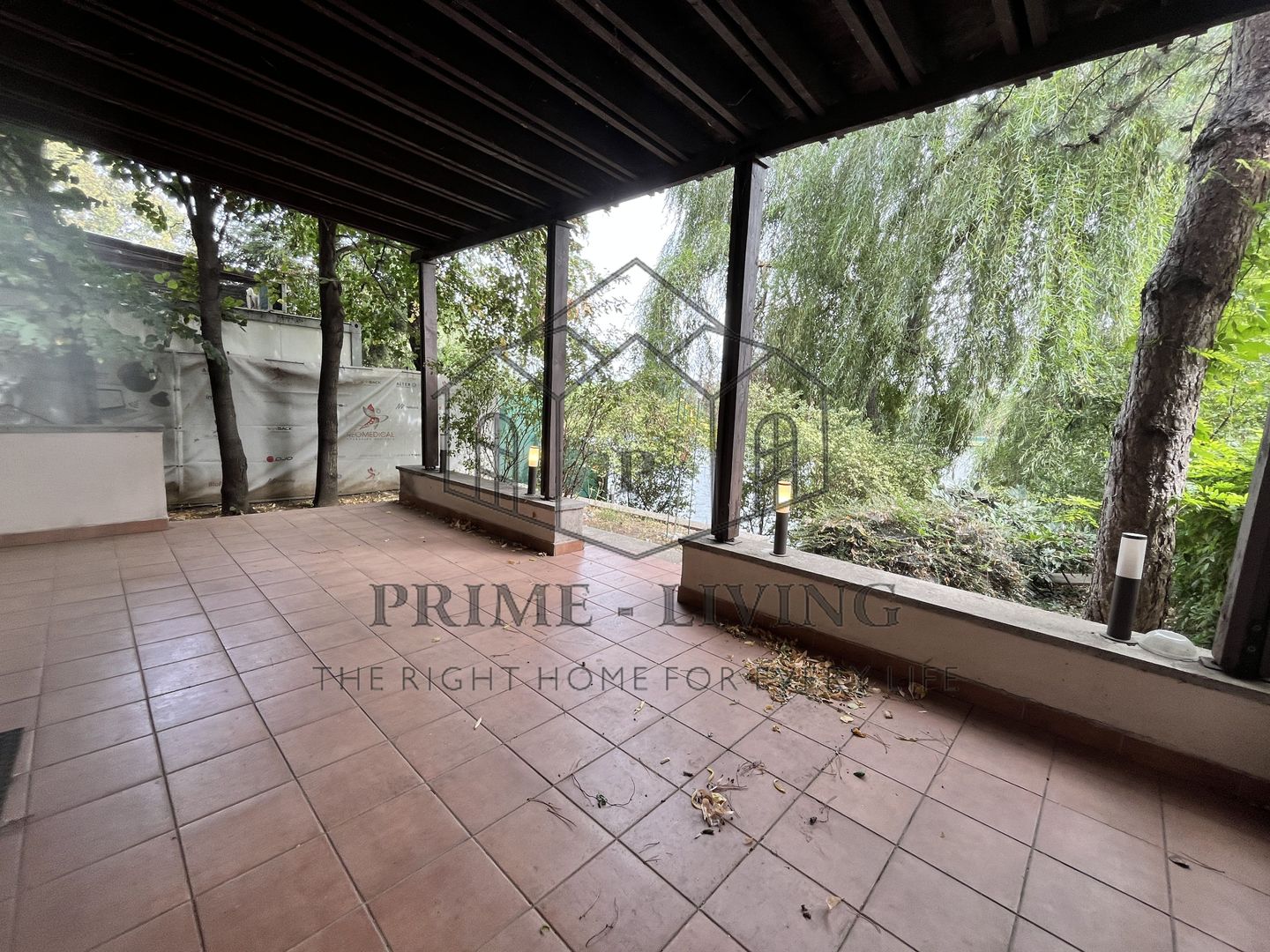 VILA CU 6 CAMERE LA INCHIRIERE PE MALUL LACULUI STRAULESTI - Poză 6