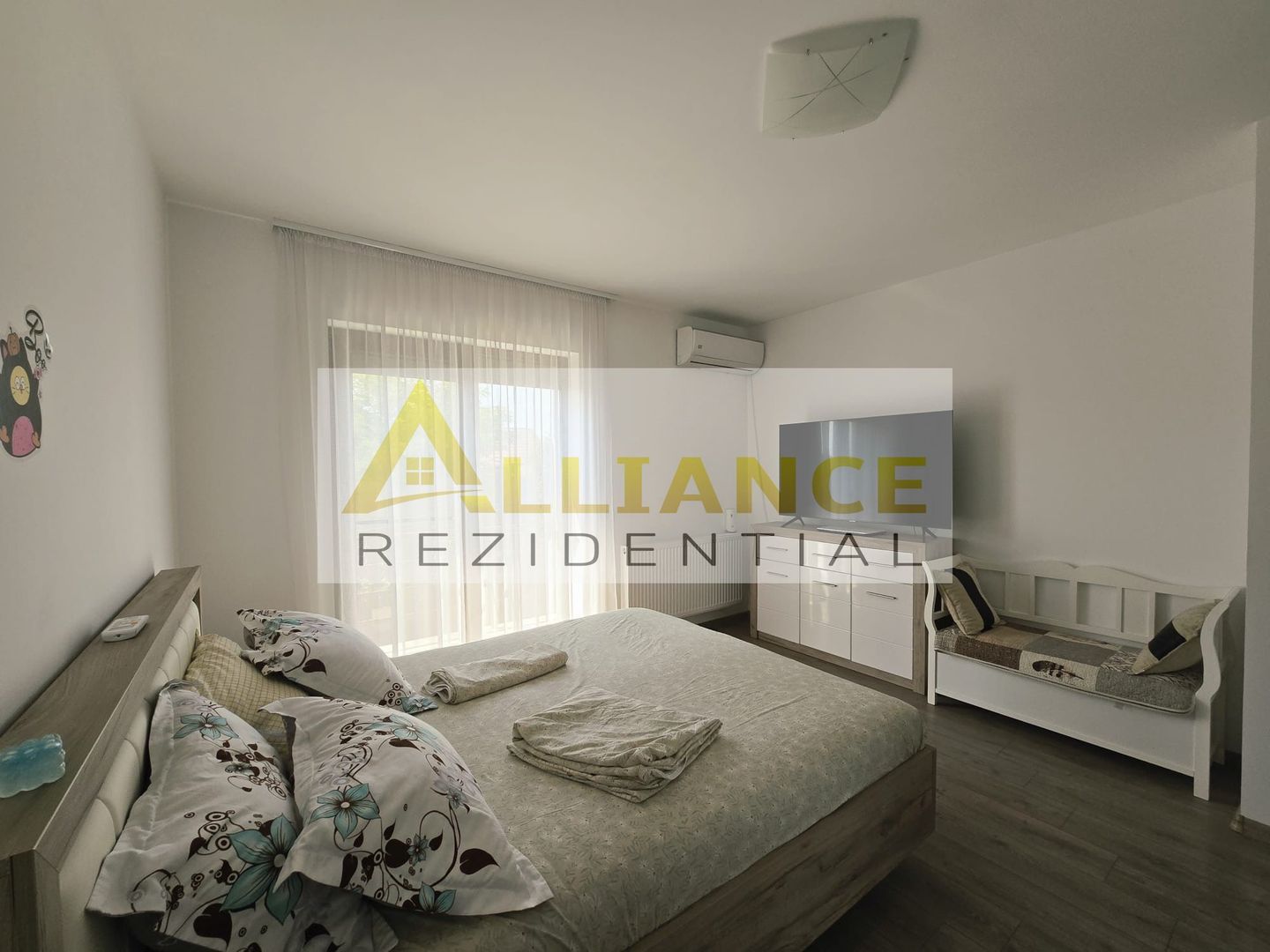 Casa Berceni: 4 cam, 2 bai, curte, incalzire pardoseala, panouri 6kW - Poză 12