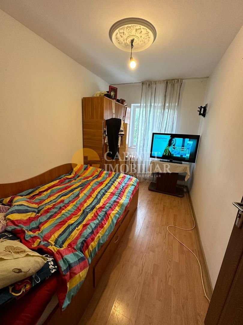 Nicolina- 3 Camere Decomandat -Etaj 2 Bloc 1986 -73mMp - Poză 2