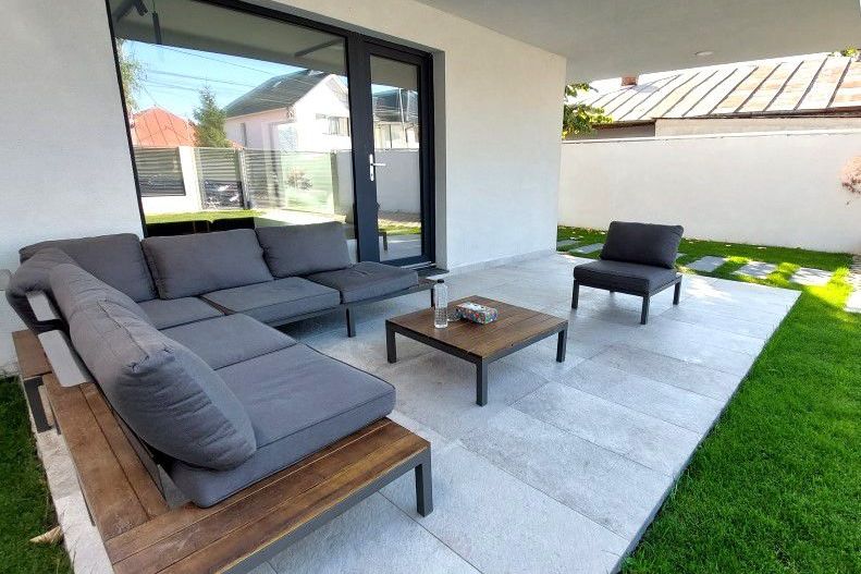 O casa simpla alba dar totusi sofisticata zona Pipera - Poză 2