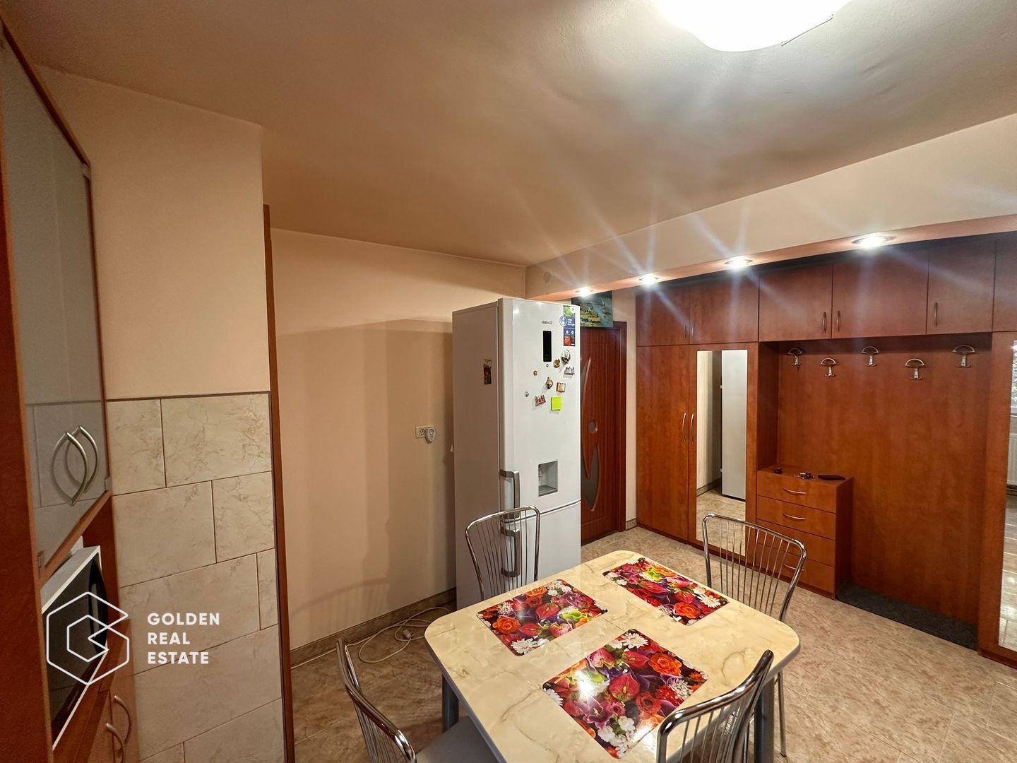 Apartament superb, 2 camere, etaj 1, C. Romanilor - Poză 7