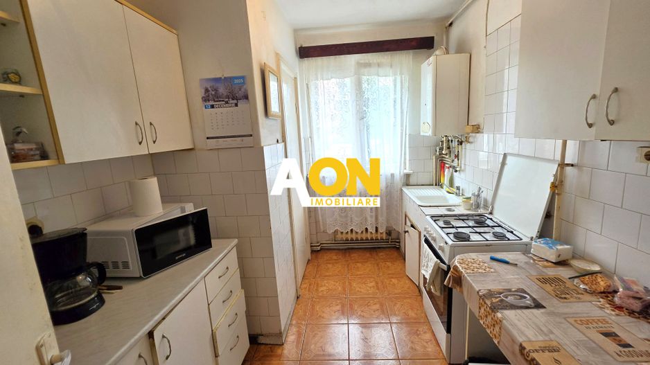 Apartament 3 camere, semidecomandat, parter, Cetate, strada Closca - Poză 4