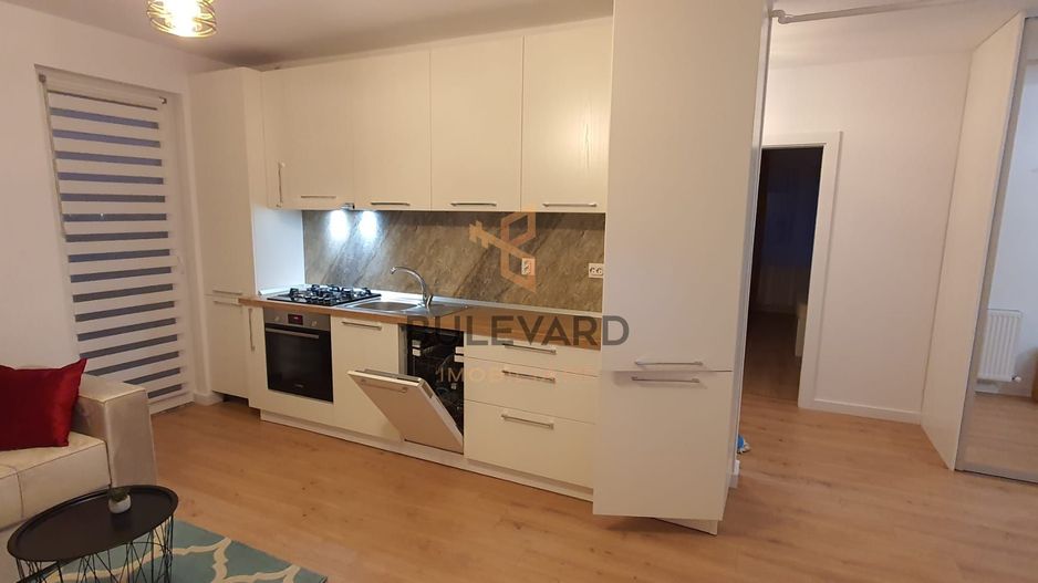 Apartament cu 3 camere + parcare subterana,  zona strazii Eroilor! - Poză 1