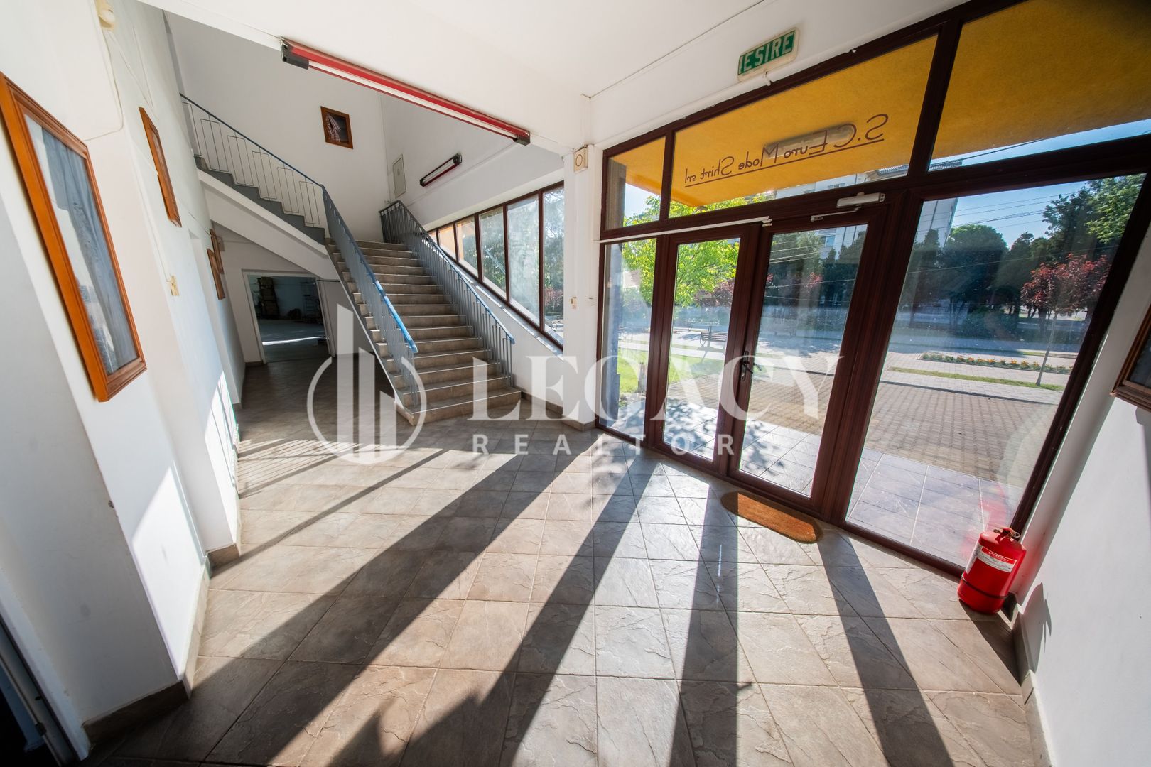 Clădire comercială cu potențial major de dezvoltare - Săveni, Botoșani - Poză 12