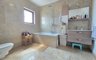 Apartament 3 camere, singur pe etaj, 2 balcoane, parcare. - Poză 7