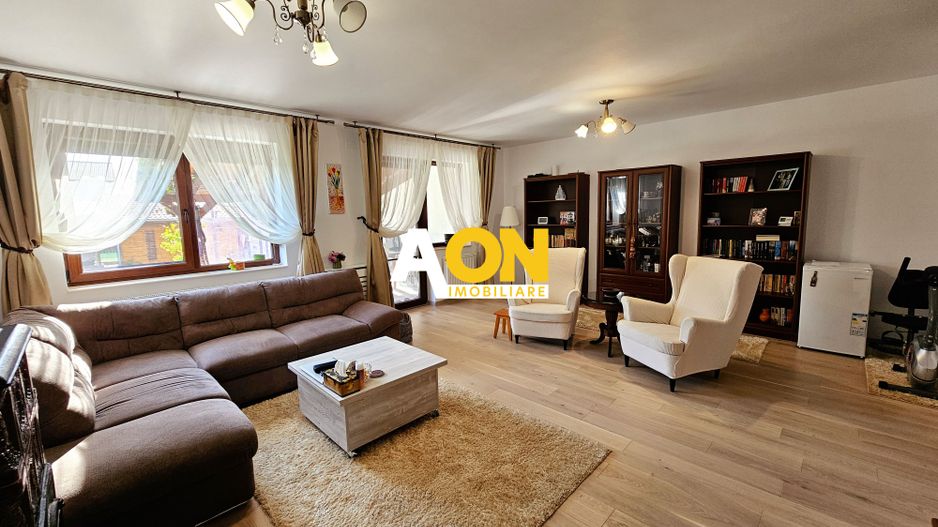 1/2 Duplex, 4 camere, 342 mp teren, strada asfaltata, Cetate - Poză 7