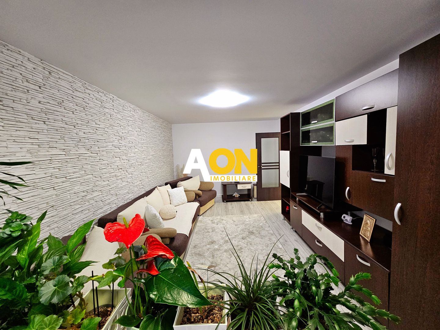 Apartament 2 camere, decomandat, 55 mp utili, mobilat, et. intermediar - Poză 3