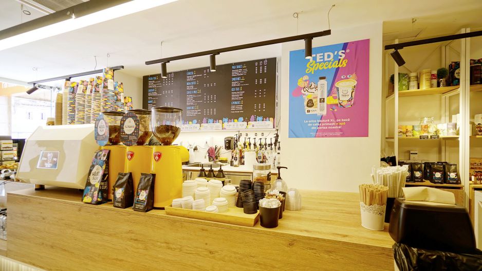 Spatiul comercial Piata Romana ,la coloane - Poză 13