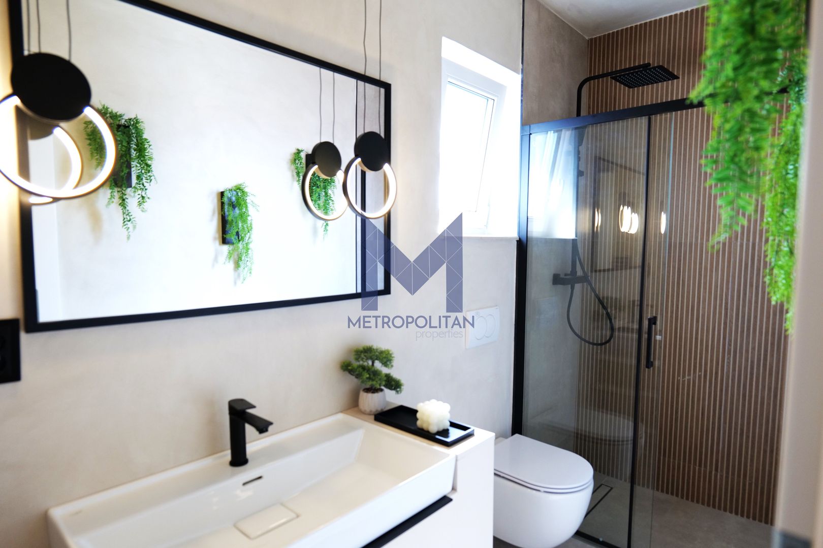 De vânzare casă deosebită 4 camere în localitatea Florești - Poză 12