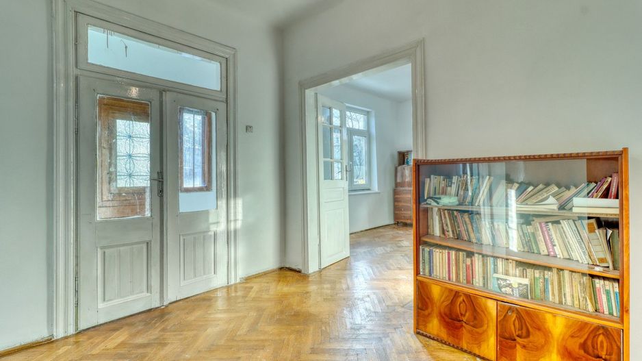 Centru- Casă boierească individuală- 5 camere si  451 mp teren - Poză 25