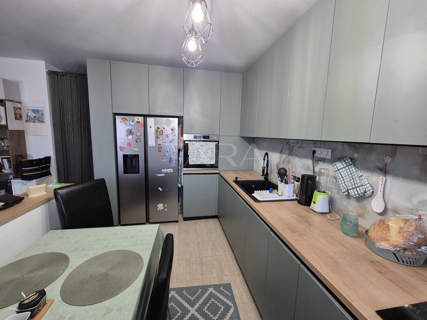 Apartament 3 camere, complet mobilat și utilat, Florilor central. - Poză 3