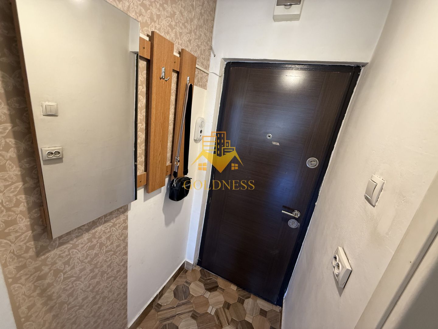 o camera, balcon, Ultracentral, Piata Stefan cel Mare, Teatru - Poză 9