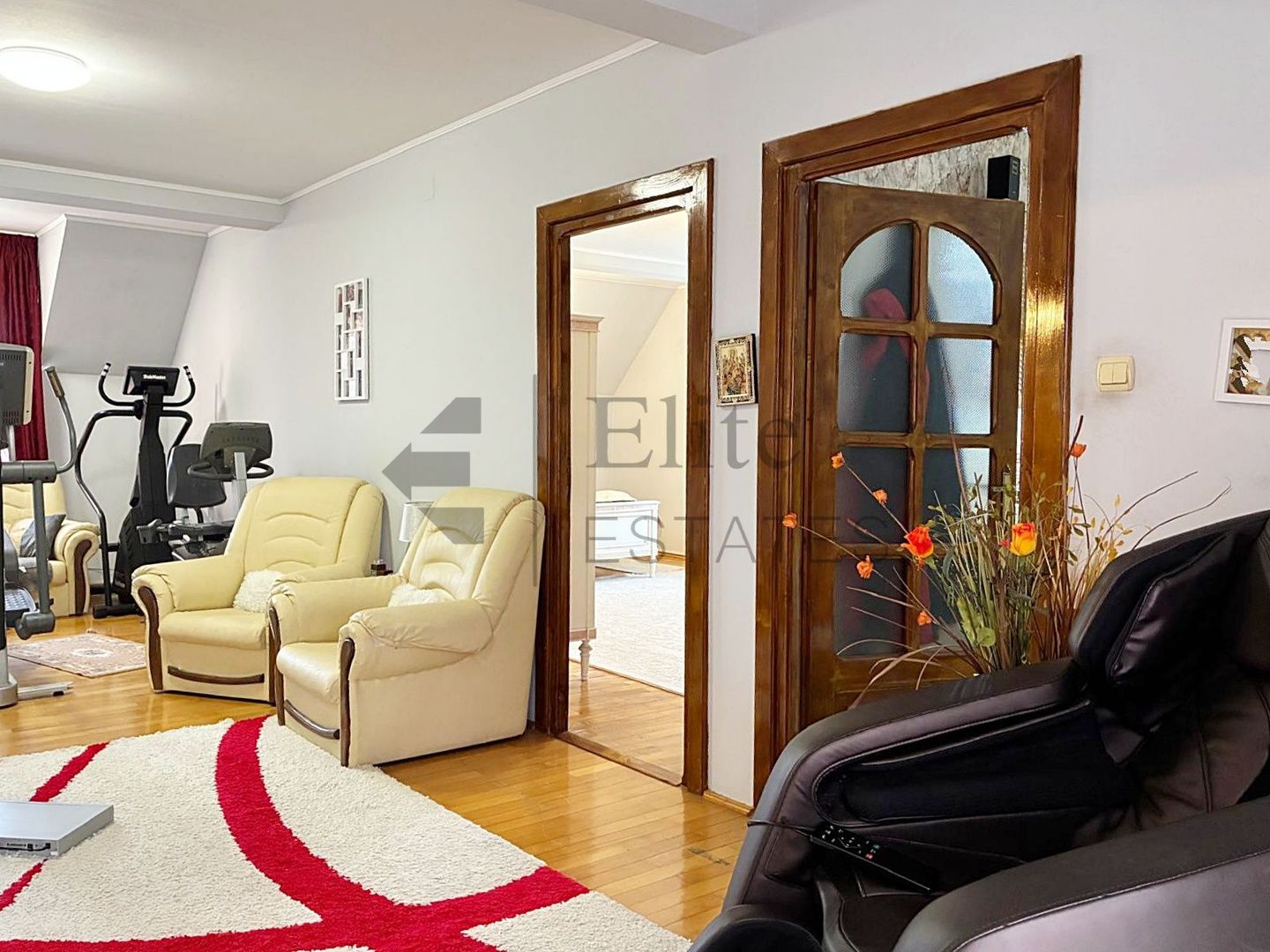 Casa singura in curte ultracentral in Oradea - Poză 10