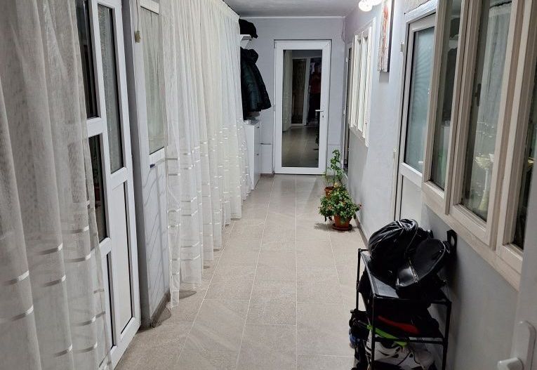 Casa Micro 17 toate utilitatile,3 camere,350 mp teren - Poză 8