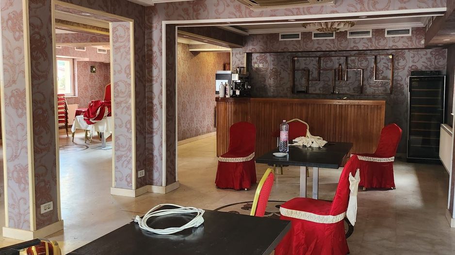 PIPERA/VOLUNTARI  Vilă 3 Nivele Curte & Locuri de Parcare - Gata de Rebranding! - Poză 1