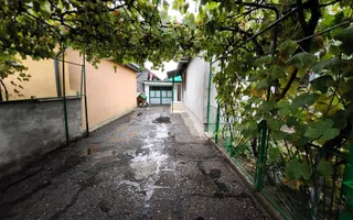 Casă de vânzare | 2 min de Centrul Vechi | garaj | curte proprie - Poză 12